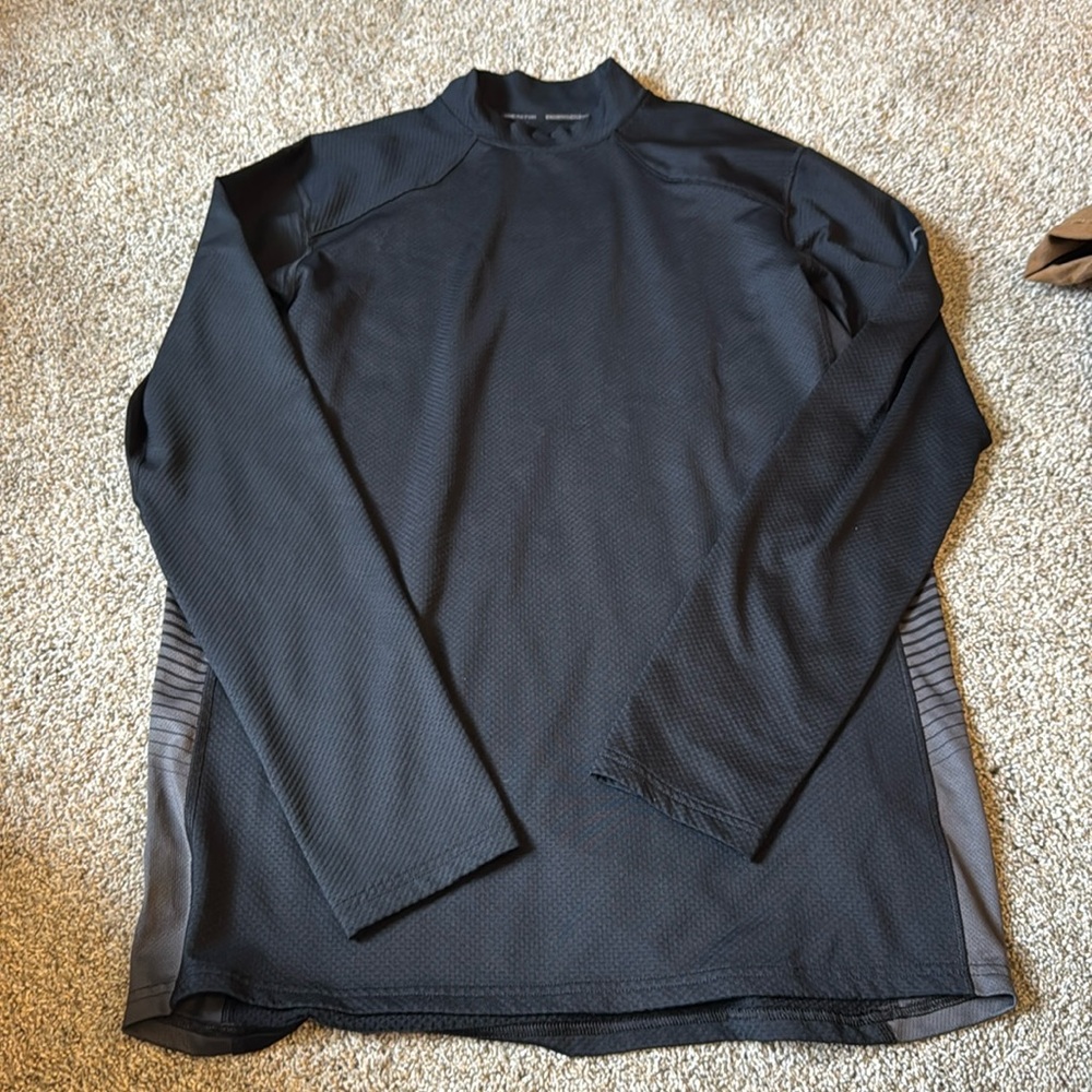 Underamour athletic long sleeve shirt size medium mens black